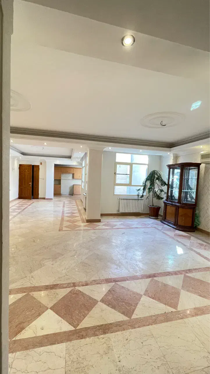 ۱۲۰متر همیلا/۲خواب بزرگ/سالن سه جهت پرده خور