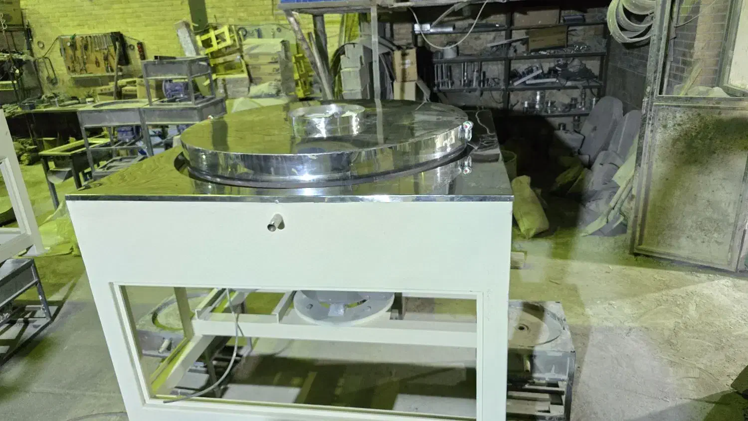 آسیاب سنگی کنجد ( ارده گیر )|ماشین‌آلات صنعتی|اصفهان, شهرک صنعتی امیرکبیر (شاپور جدید)|دیوار