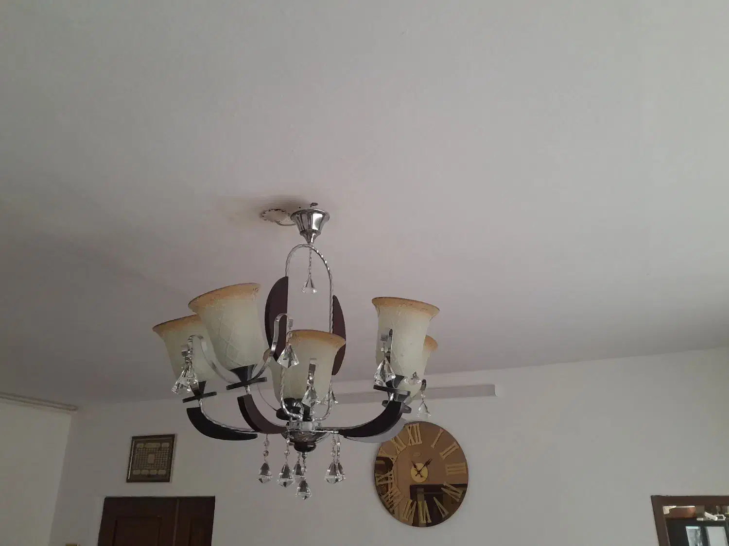 لوستر با ویترین وکمدبچه|لوستر و چراغ آویز|مشهد, شیرودی|دیوار