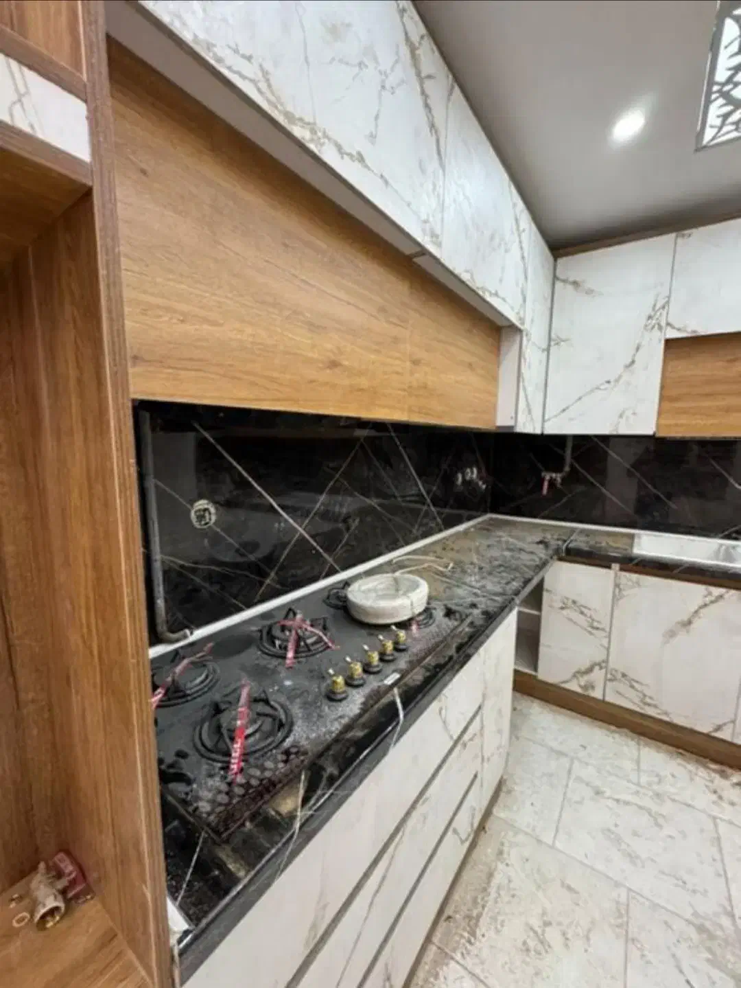 کیانمهر شهرک ابریشم/پارکینگ سندی مسقف/(املاک آرن)|فروش آپارتمان|چهارباغ, |دیوار