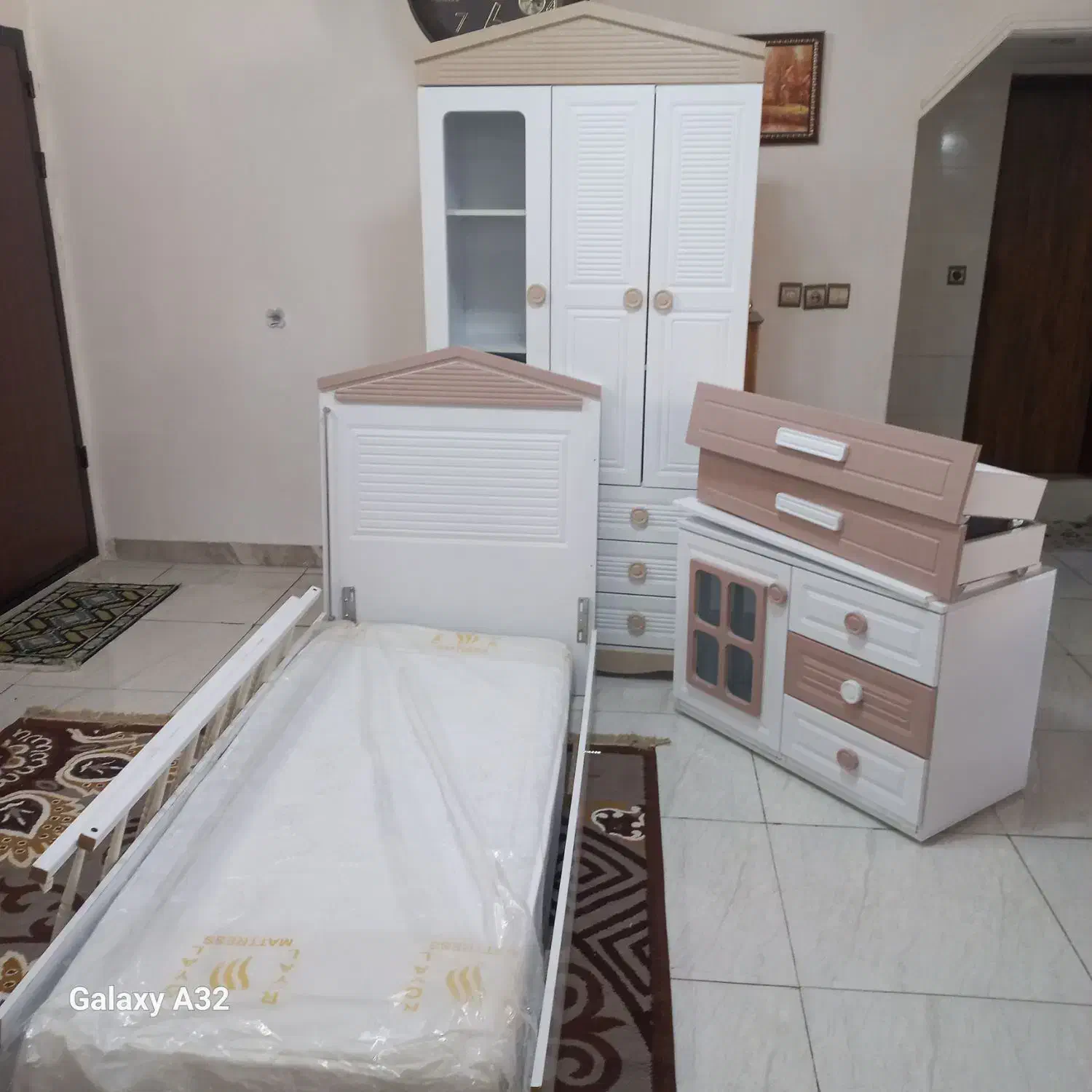سرویس‌خواب‌کودک|تخت و سرویس خواب|شاهدشهر, |دیوار