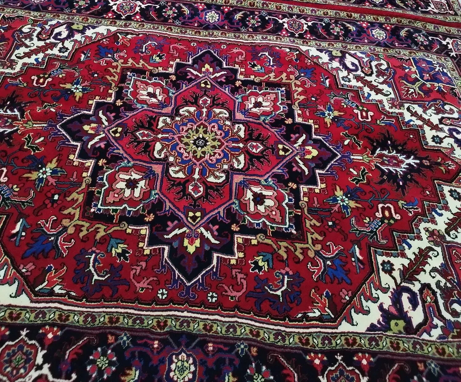 فرش دستباف|فرش|صوفیان, |دیوار