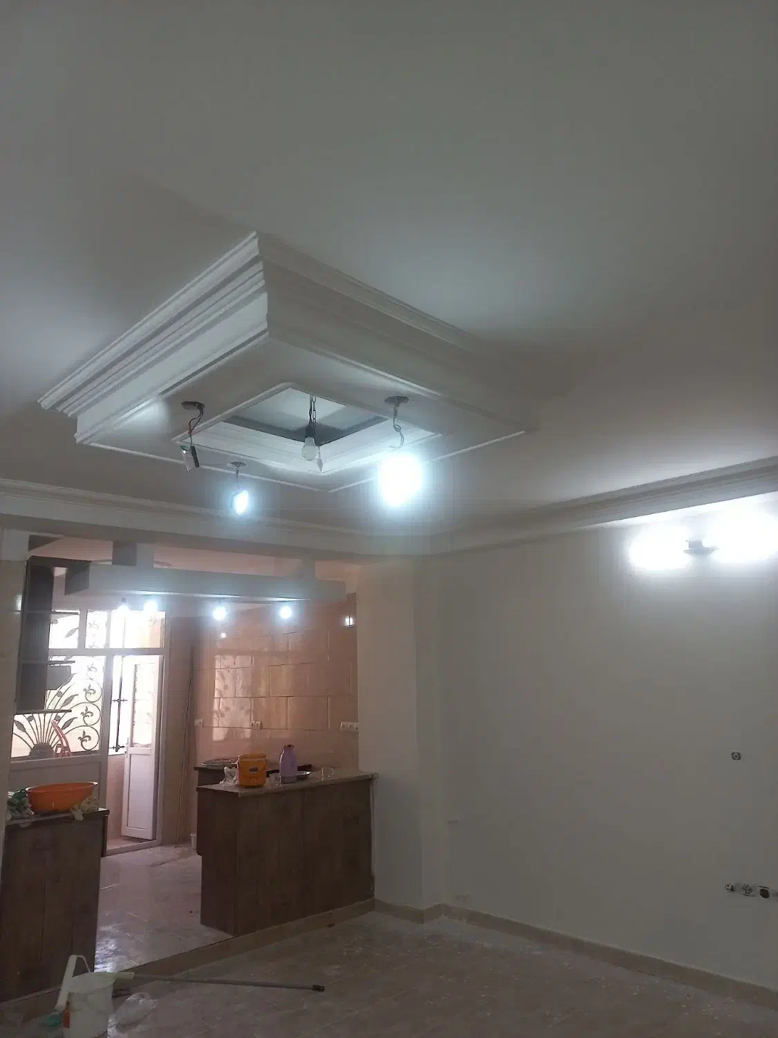 نقاشی ساختمان و رنگ کاری تمام کارهای چوبی واهنی|خدمات پیشه و مهارت|نسیمشهر, |دیوار