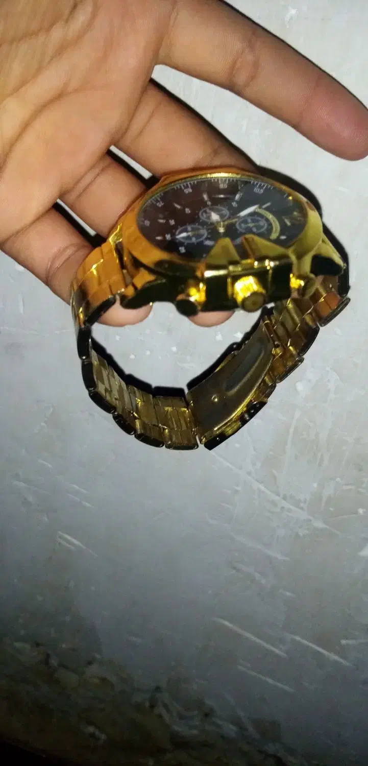 ساعت 10 بی آر|ساعت|خان ببین, |دیوار