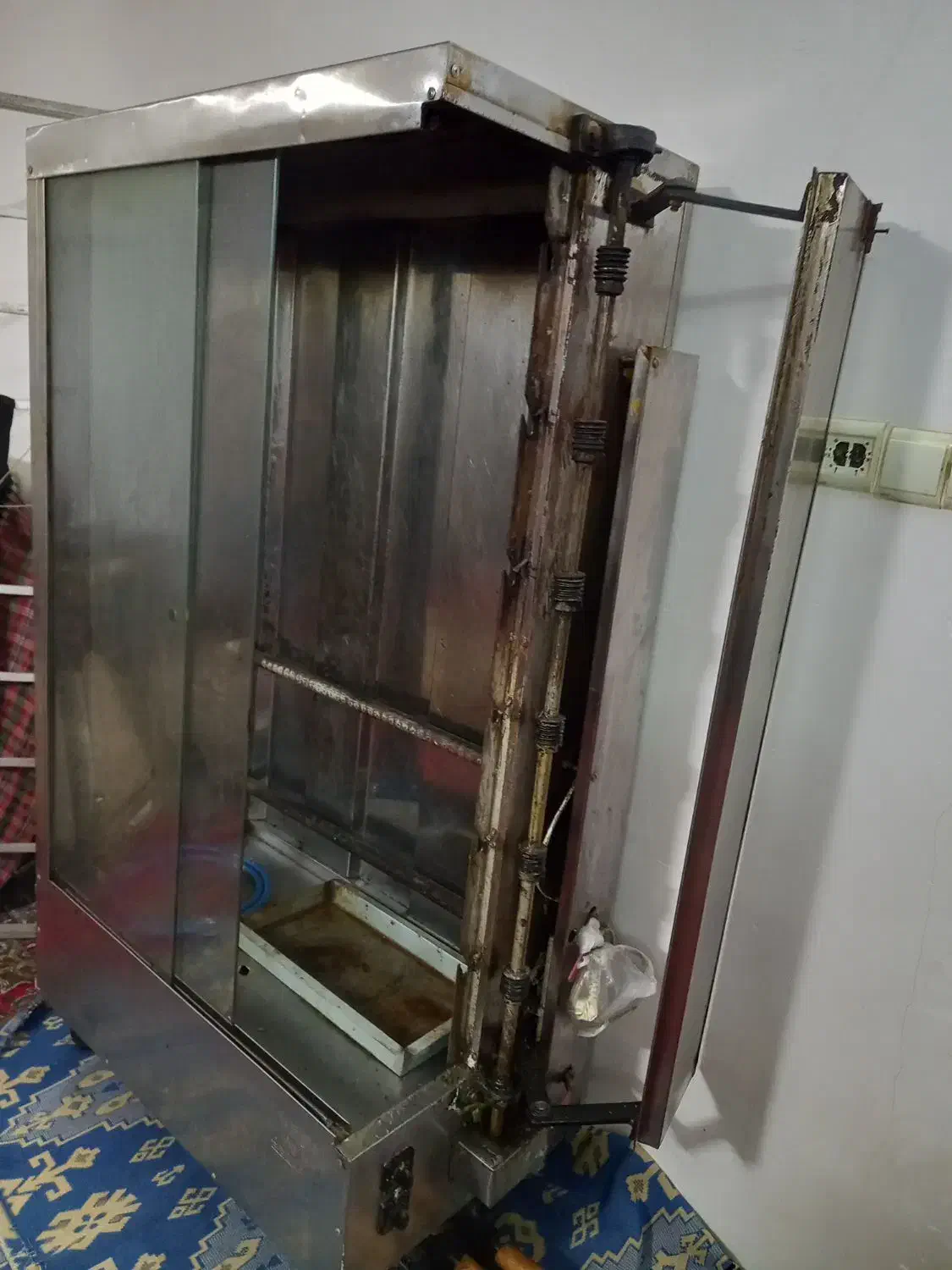 فر مرغ بریان|کافی‌شاپ و رستوران|مشهد, ابوذر|دیوار