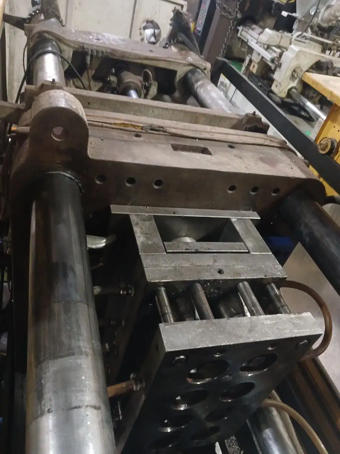 فروش دستگاه تزریق پلاستیک|ماشین‌آلات صنعتی|کرج, اتمسفر|دیوار