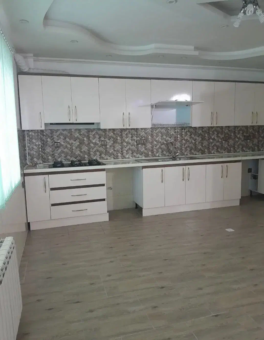 کد۹۲۶رهن واحد۱۴۰متری خیابان ۲۲ابان|اجارهٔ آپارتمان|لاهیجان, انقلاب|دیوار