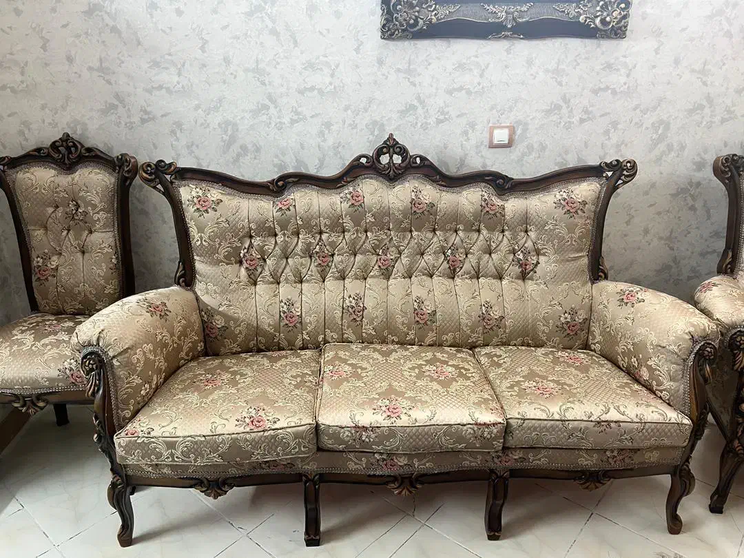 مبل استیل به همراه جلومبلی و عسلی|مبلمان خانگی و میز عسلی|تهران, هفده شهریور|دیوار