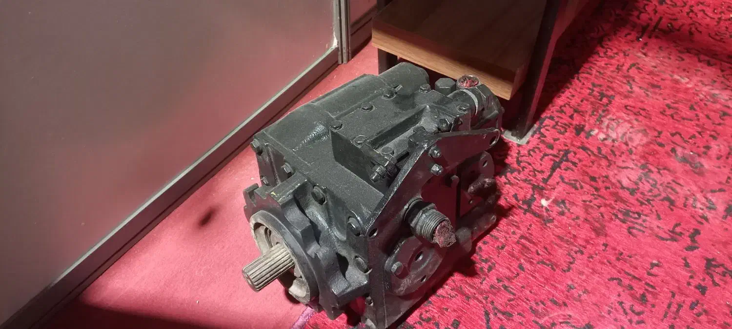 پمپ و هیدرو موتور میکسر بتن|ماشین‌آلات صنعتی|میبد, |دیوار