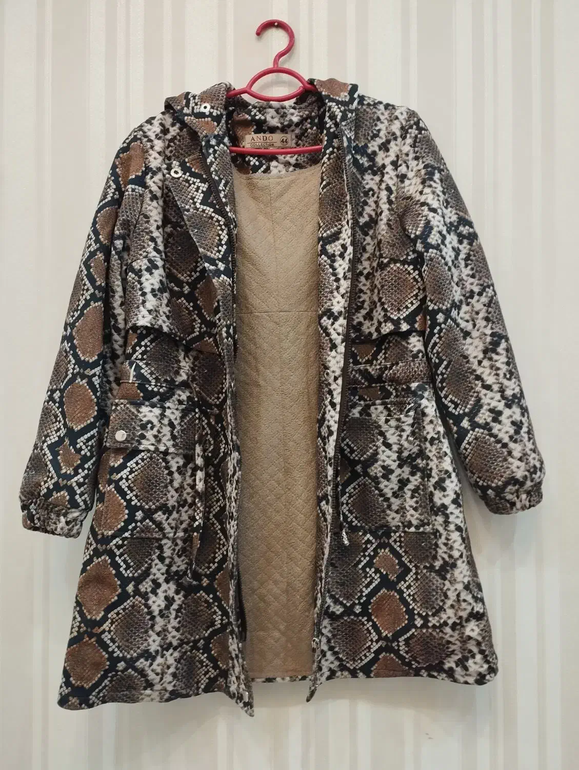 کاپشن|لباس|قم, انسجام|دیوار