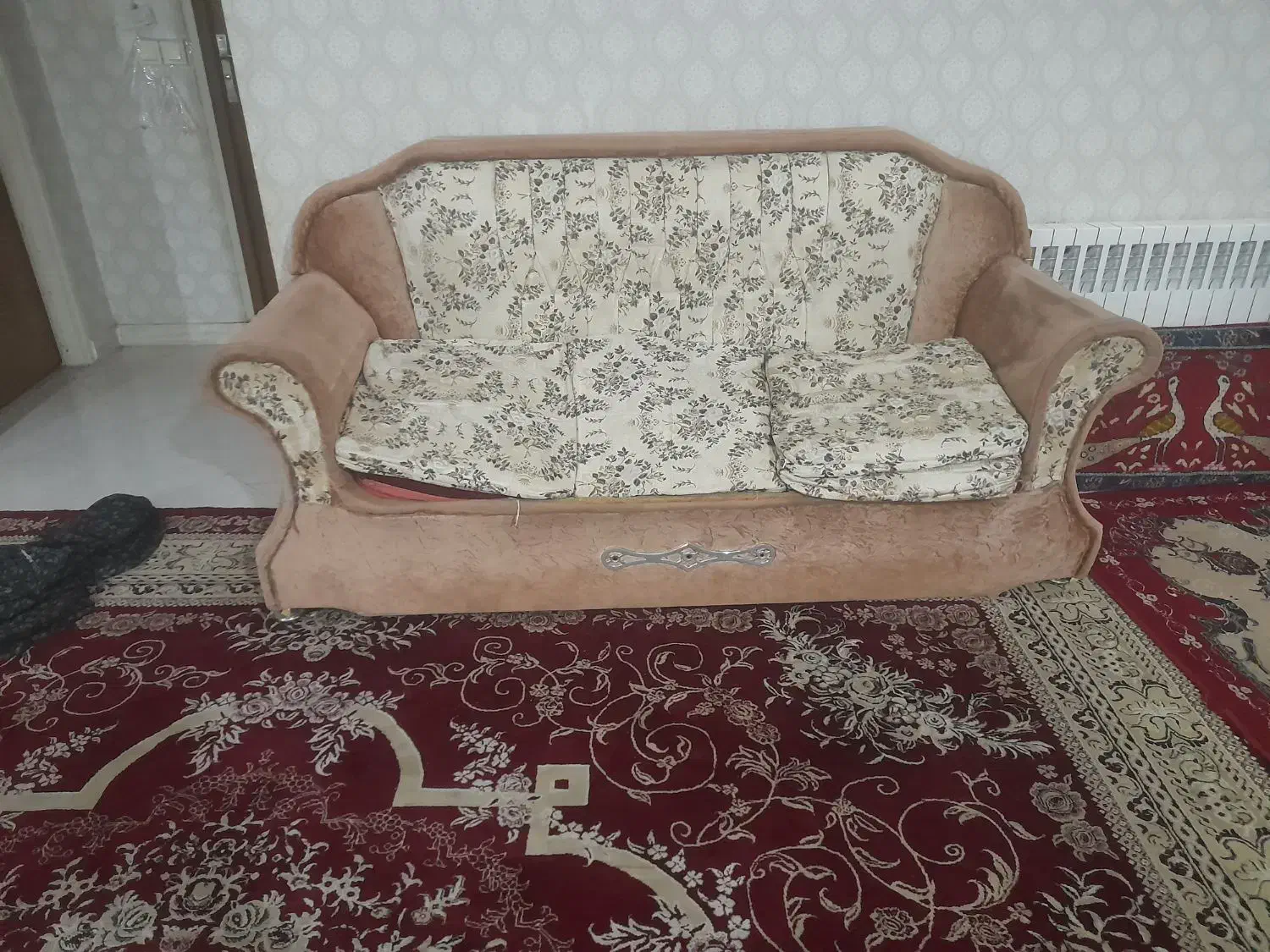 مبل رایگان ۳ نفره و۲ نفره|مبلمان خانگی و میز عسلی|سبزوار, کاشفی شمالی (دادگستری)|دیوار
