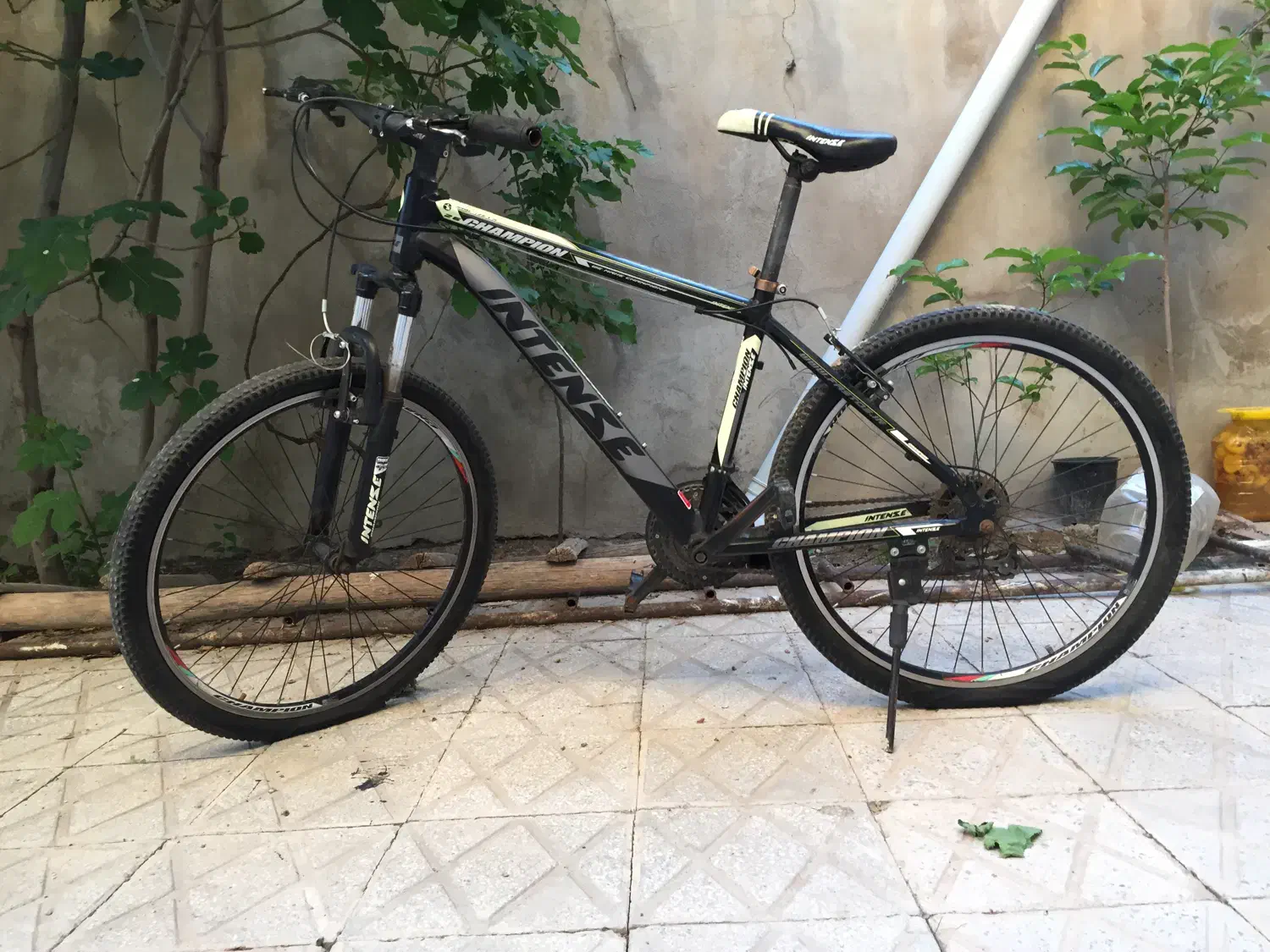 هشت دهنده intenis|دوچرخه، اسکیت، اسکوتر|بروجرد, |دیوار