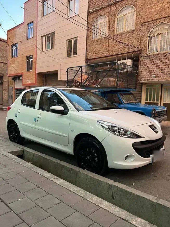 207 1403|خودرو سواری و وانت|گلستان (تهران), |دیوار