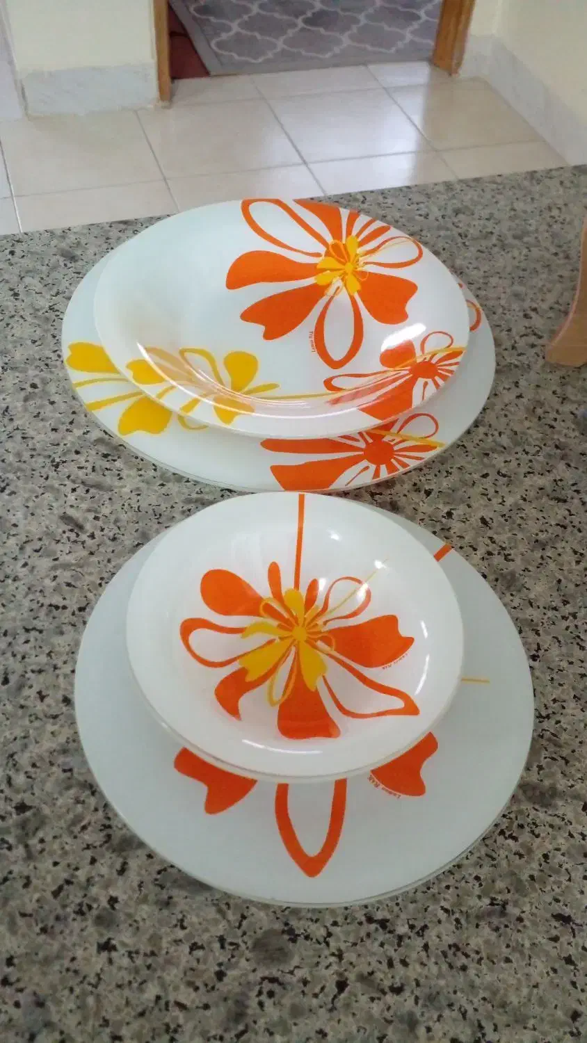 سرویس آرکوپال ۱۸ نفره دستی ۶۰۰ تومان|ظروف سرو و پذیرایی|اصفهان, جاوان|دیوار