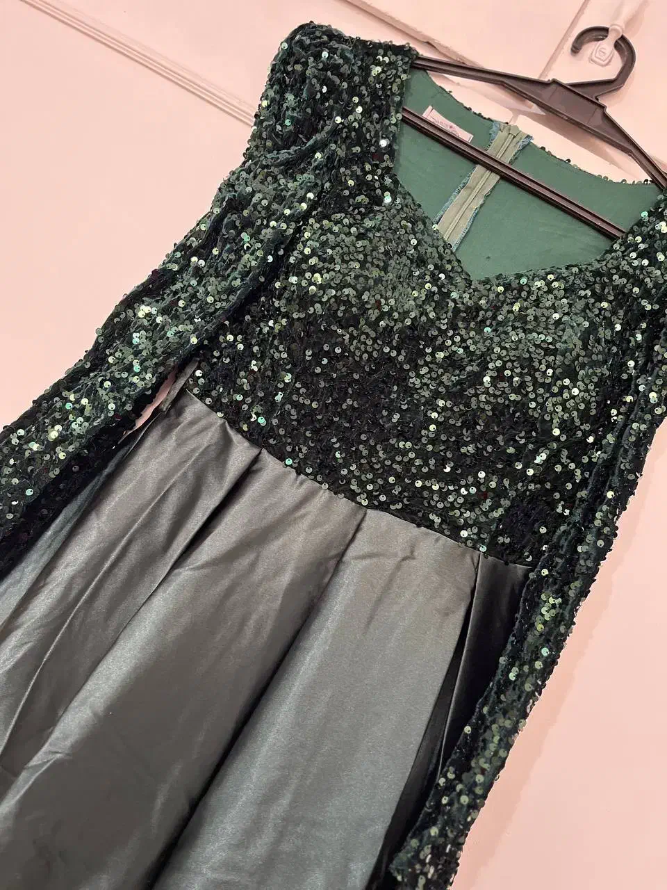 لباس مجلسی|لباس|اندیشه, اندیشه فاز ۴|دیوار