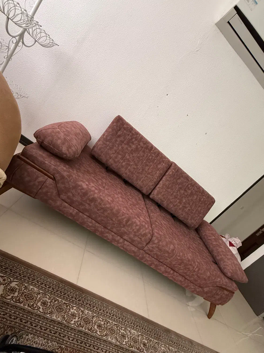 مبل|مبلمان خانگی و میز عسلی|کیش, |دیوار