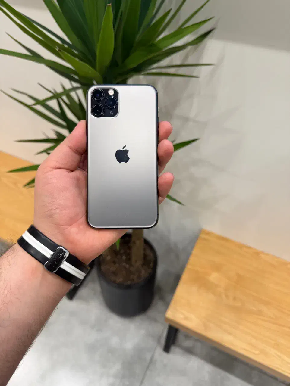 آیفون ۱۱ پرو مشکی|موبایل|تهران, صادقیه|دیوار
