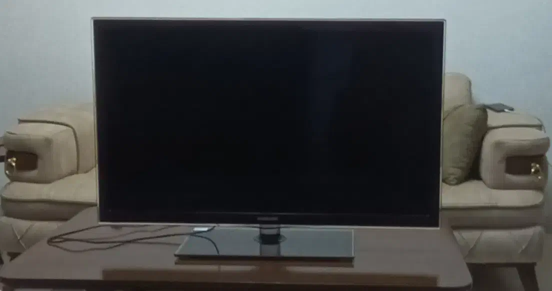 تلویزیون سامسونگ و میز تلویزیون|تلویزیون و پروژکتور|ماسال, |دیوار