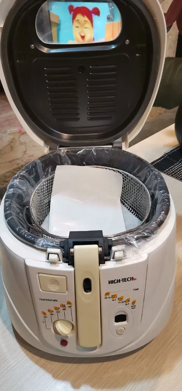 سرخ کن نو آکبند|ظروف پخت‌وپز|کیش, |دیوار