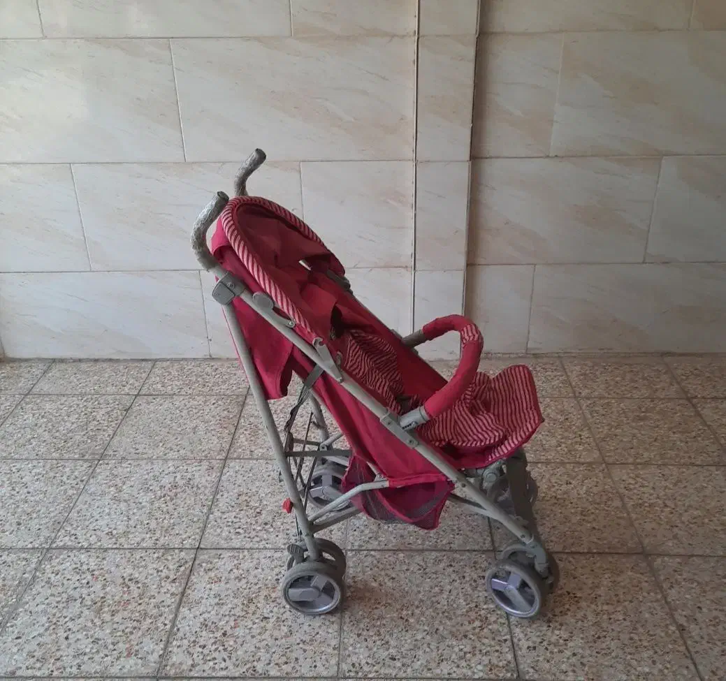 کالسکه تاشو خارجی|کالسکه و لوازم جانبی|اسلامشهر, شهرک واوان|دیوار