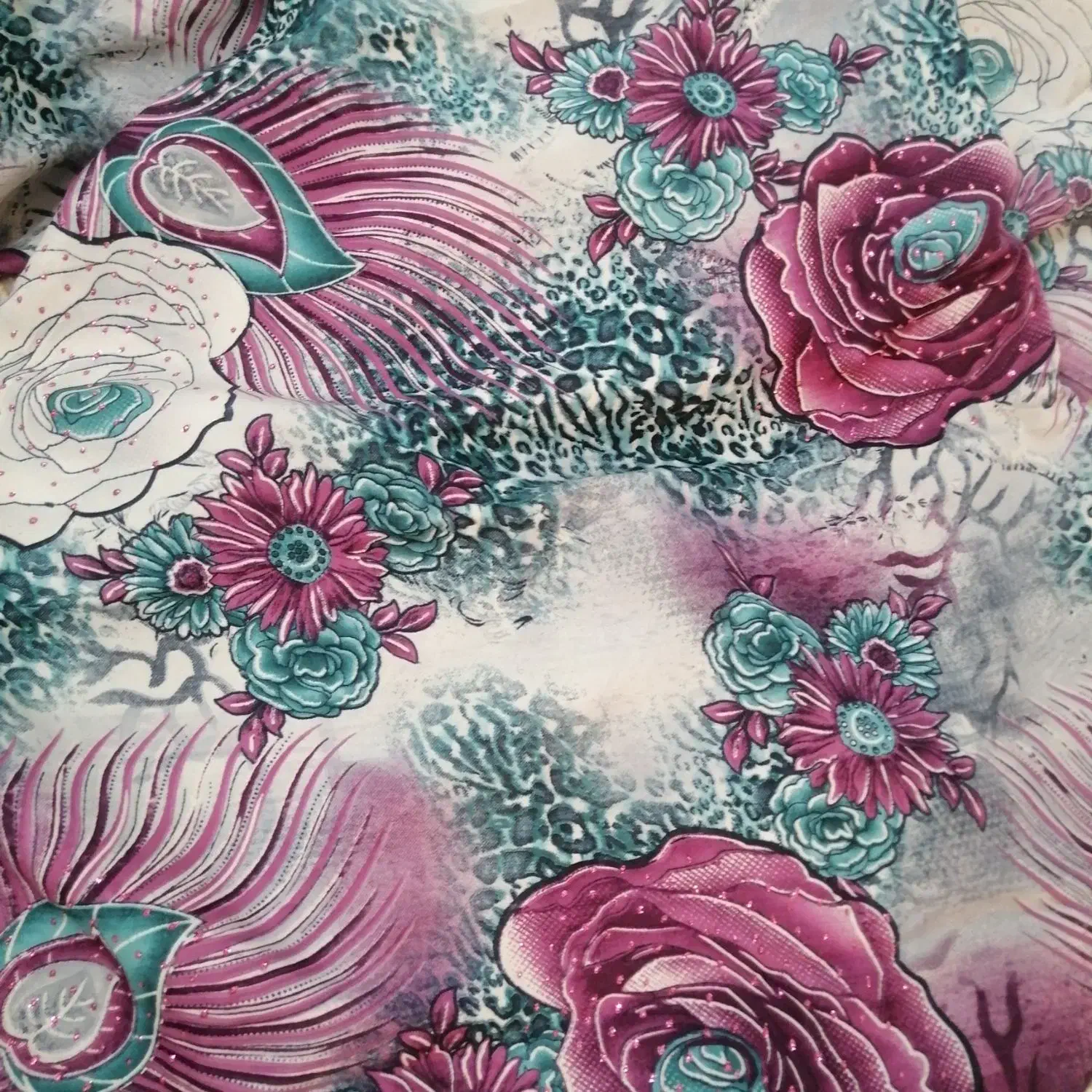 دو عدد چادر رنگی|لباس|قم, باغ شریفی|دیوار