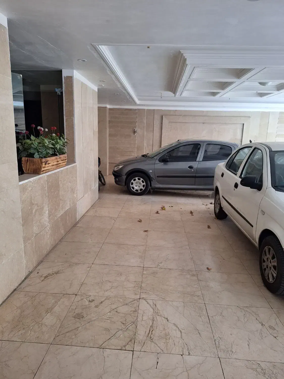 اجاره آپارتمان فلاح منطقه۱۷ متراژ ۱۰۵متر