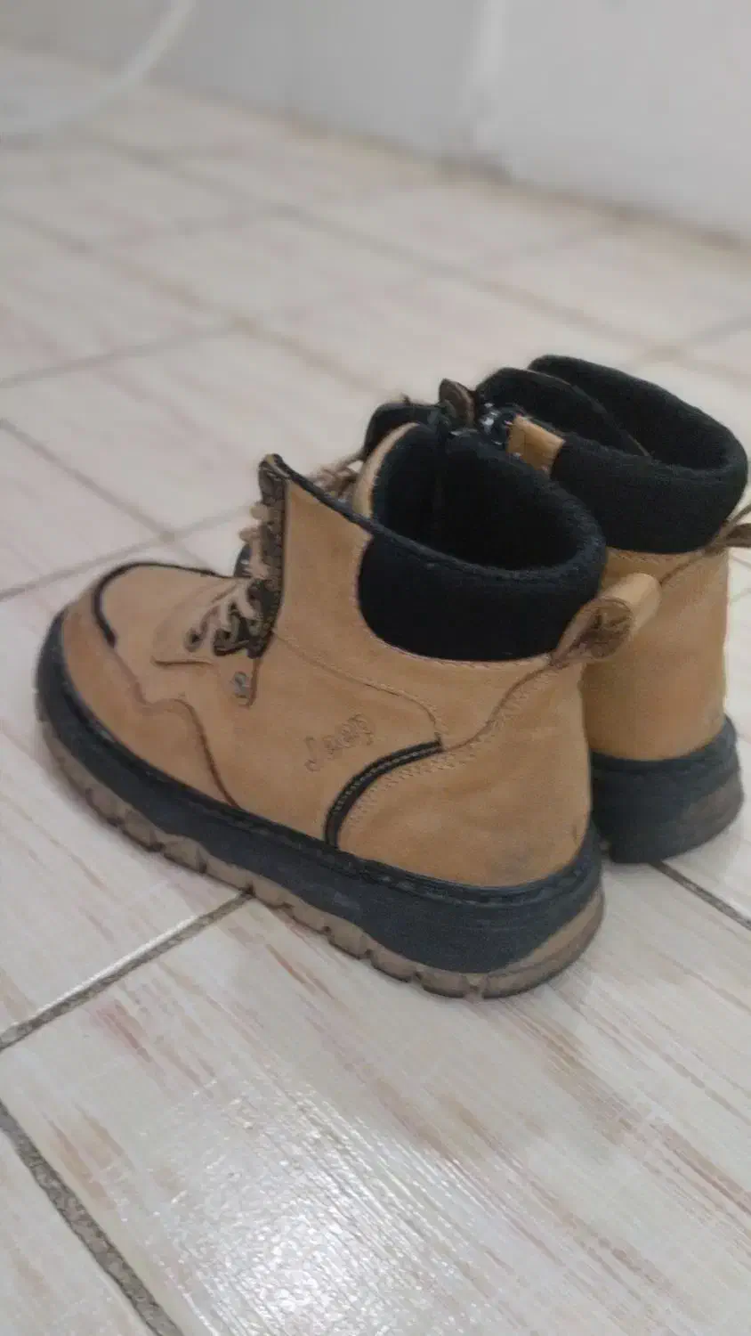 نیم بوت بچگانه سایز 30|کفش و لباس بچه|تربت‌حیدریه, حسنی بالا|دیوار