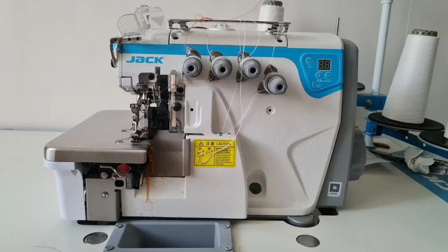 چرخ سر دوز مدل e4s|چرخ خیاطی و ریسندگی|شاهین‌شهر, فیض|دیوار