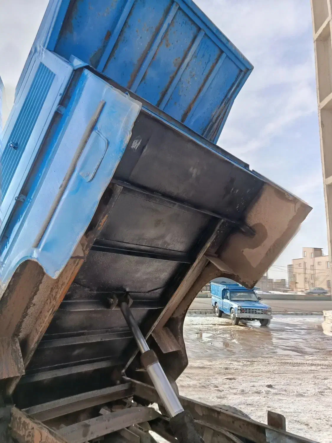 کمپرس نیسان|خودرو سنگین|تیکمه داش, |دیوار