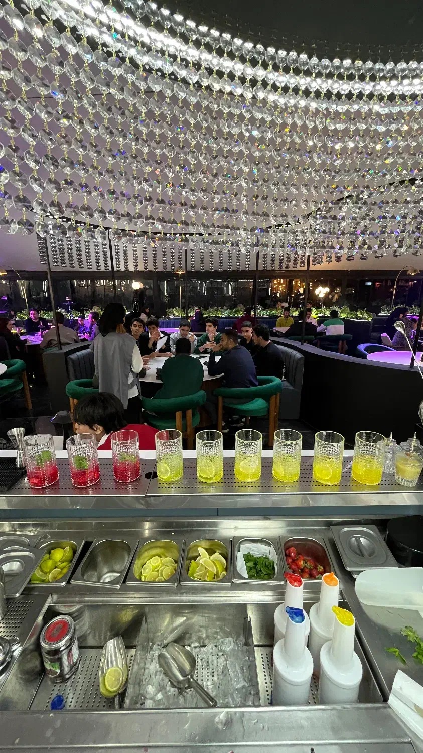 سالازن،کمک اشپز برا شیفت عصر،باریستای خانوم|استخدام خدمات فروشگاه و رستوران|سیرجان, |دیوار