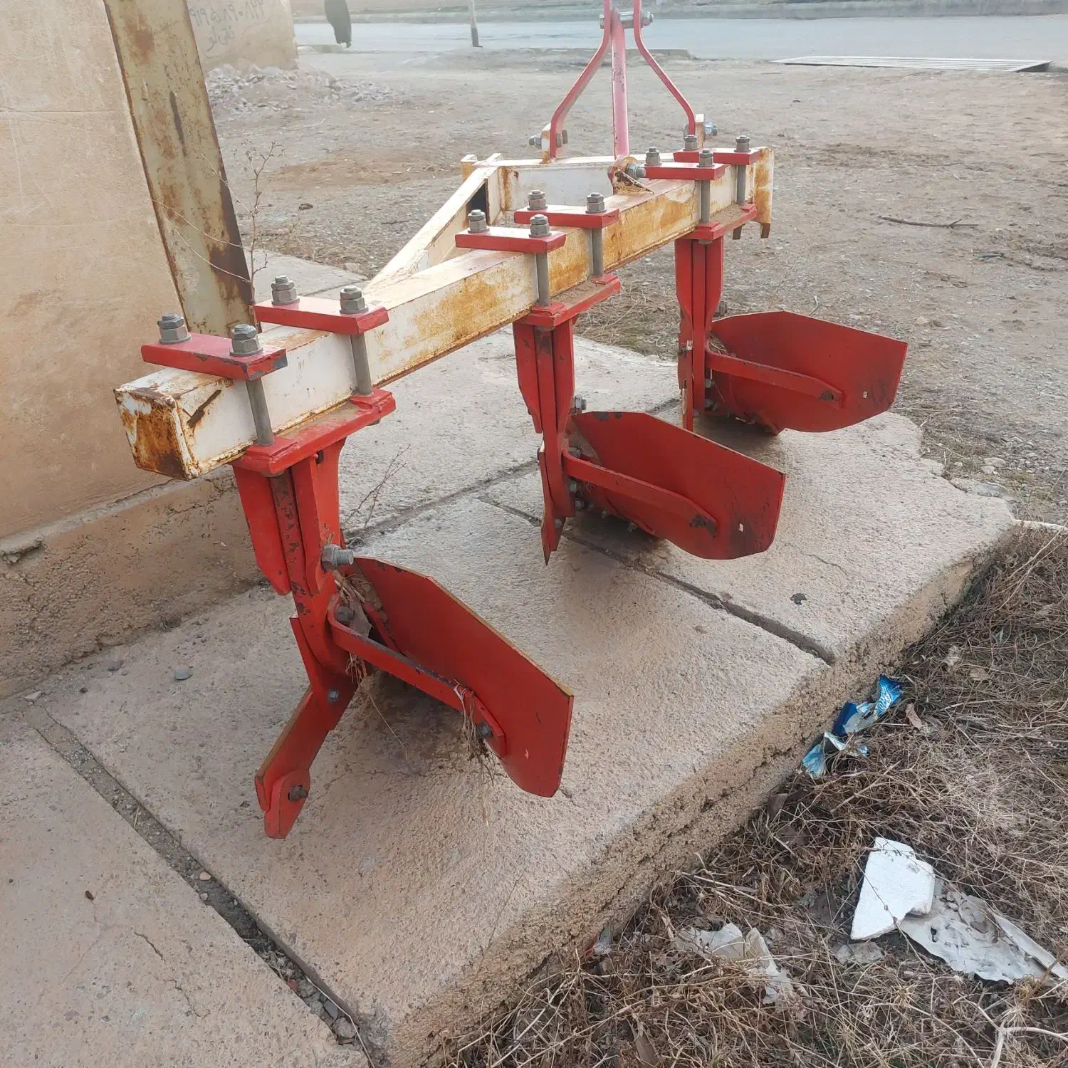 گاواهن|ماشین‌آلات صنعتی|صائین قلعه, |دیوار