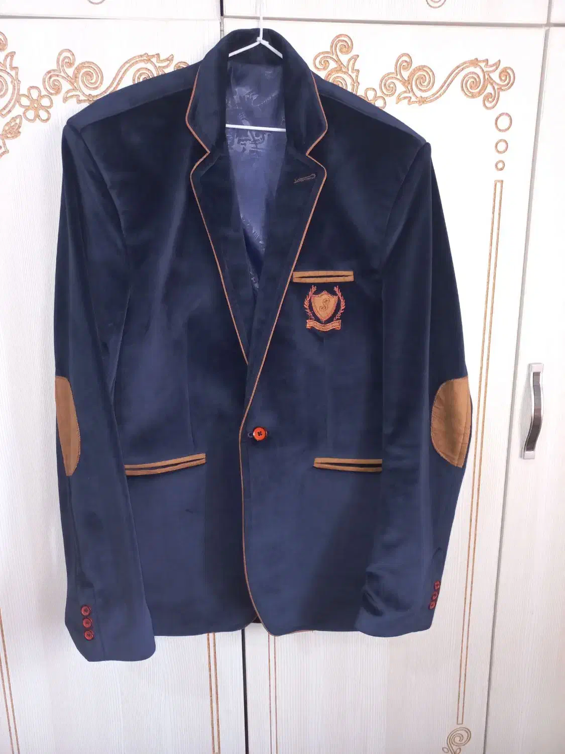 تک کت|لباس|رشت, شهرک قدس|دیوار