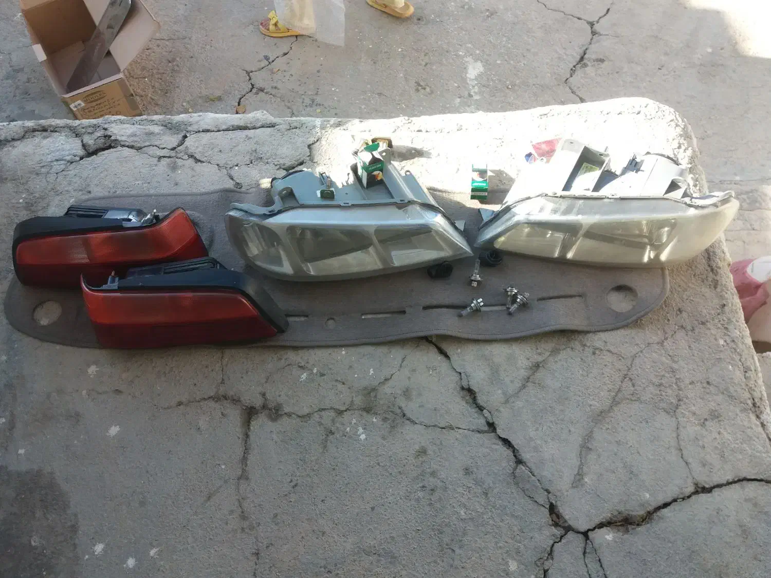 وسیله|اسباب‌بازی بچه|بیستون, |دیوار