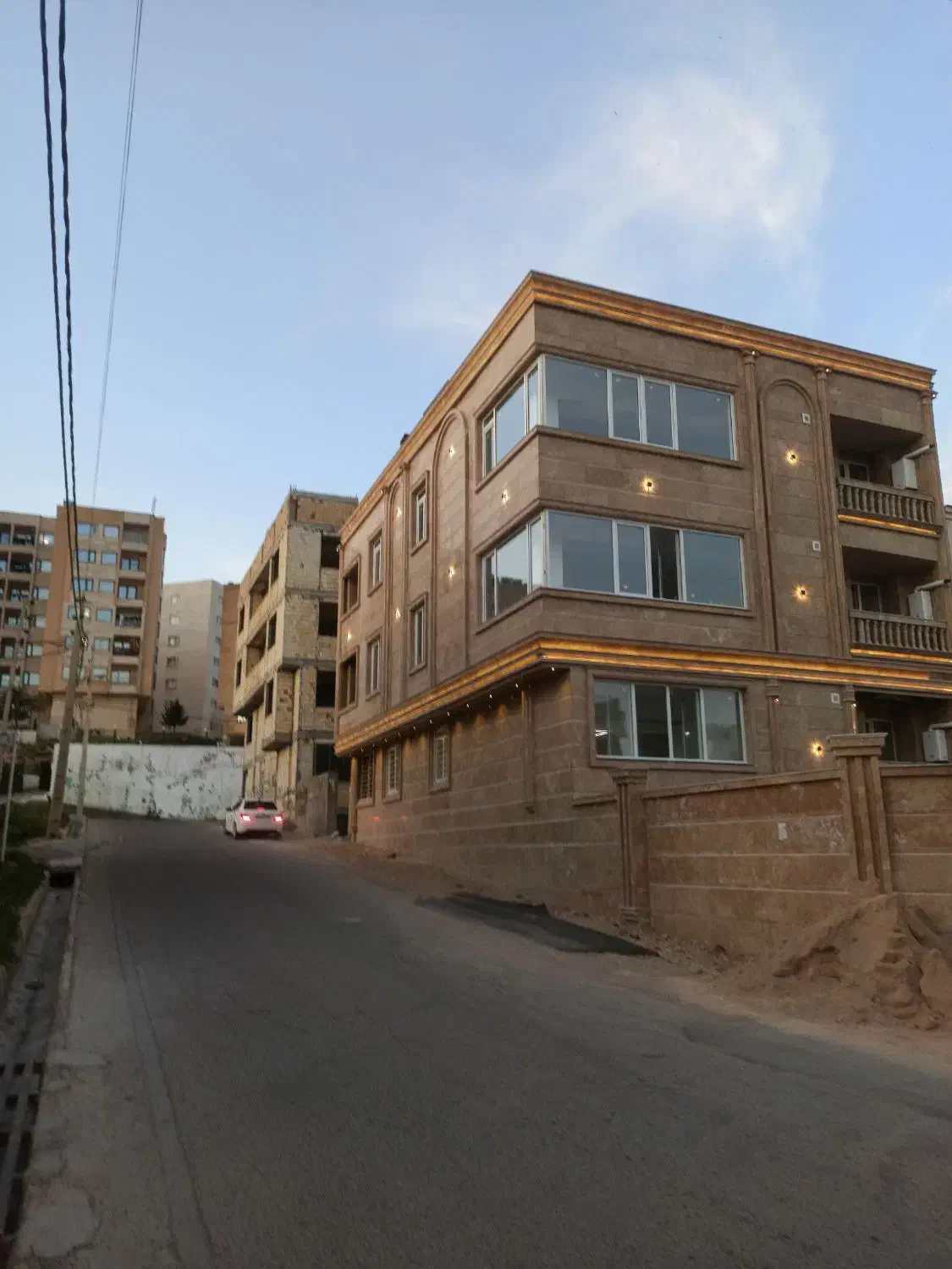 کار کناف تایل دامپا نورپردازی دیوارپوش|خدمات پیشه و مهارت|صدرا-فارس, فاز ۱|دیوار