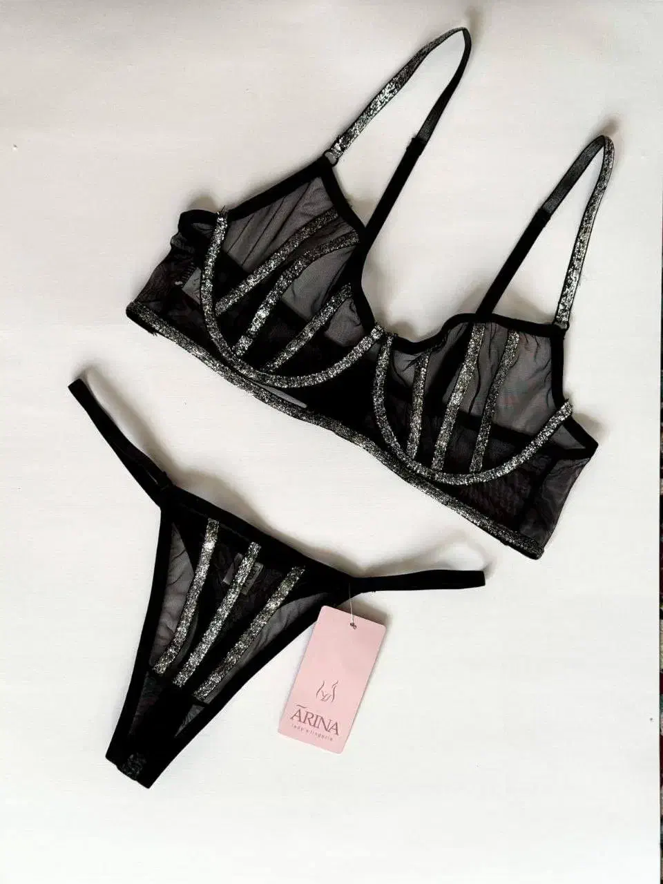 لباس زنانه|لباس|رشت, کوی فکوری|دیوار