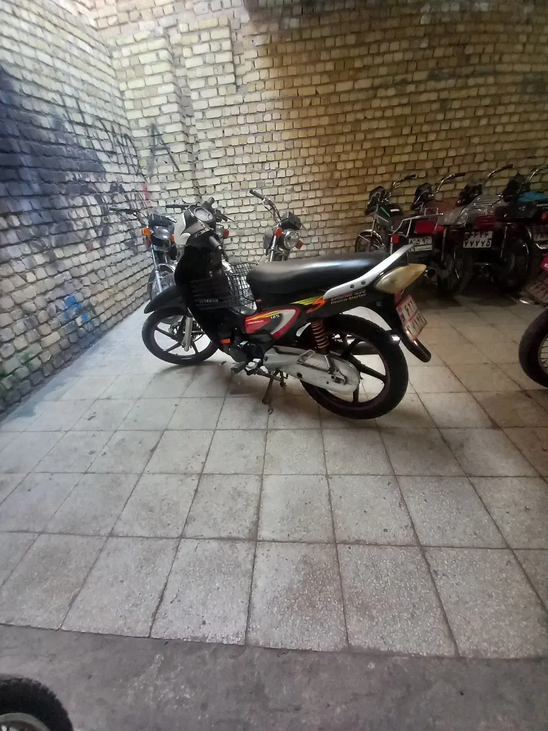 بیکلاج ۹۵زمرد|موتورسیکلت|کاشان, کارگر|دیوار