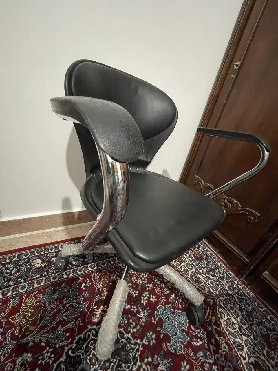 میز  کامپیوترMDF -همراه ۵ عدد صندلی اداری طرح صدفی|مبلمان اداری|تهران, مهران|دیوار