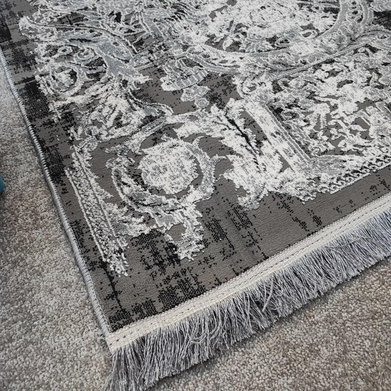 فرش درجه۱ کاشان نقرهای مشکی مناسب آشپزخانه|فرش|تهران, بازار|دیوار