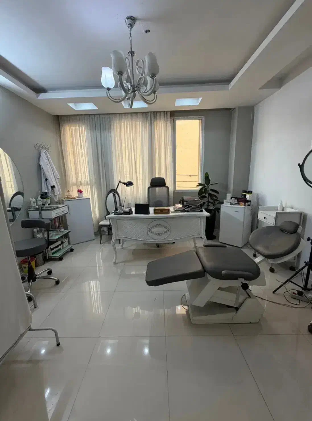 اجاره اتاق کامل در کلینیک پوست و مو|اجارهٔ دفتر کار، اتاق اداری، مطب|کرمان, |دیوار