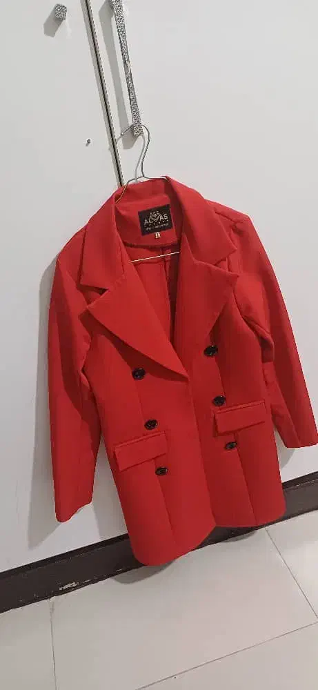 لباس نو کامل سالم|لباس|جیرنده, |دیوار