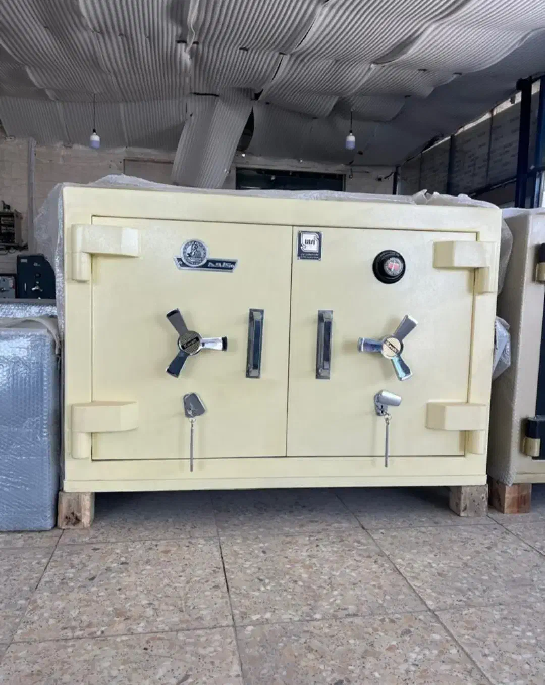 گاوصندوق ابعاد سفارشی ارسالی رایگان|ابزارآلات|سیرجان, |دیوار