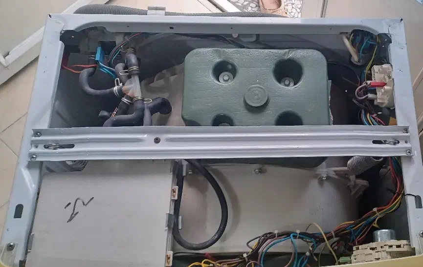 لوازم منزل|ماشین لباسشویی و خشککن لباس|رشت, کوی قدس|دیوار