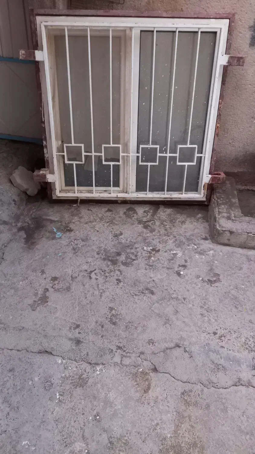 پنجره دوجه داره تمیز|مصالح و تجهیزات ساختمان|چمران, |دیوار