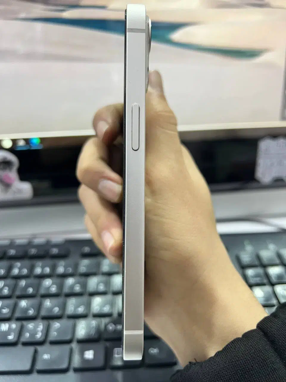 Iphone13 Normal|موبایل|اندیشه, اندیشه فاز ۳|دیوار