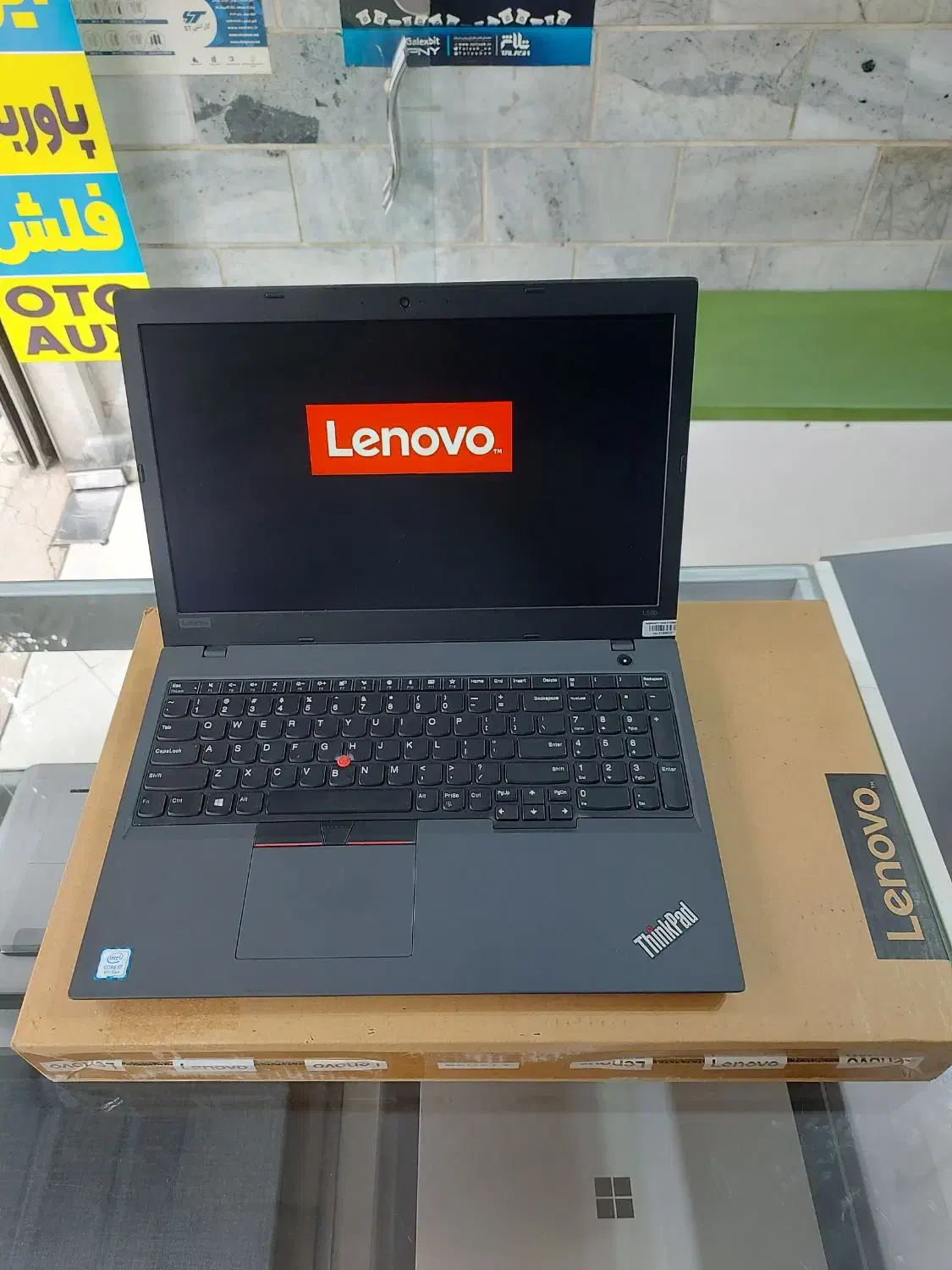 LENOVO i7Gen8 RAM16 SSD512 UHD باکارتن تمیز|رایانه همراه|کرج, گلشهر|دیوار