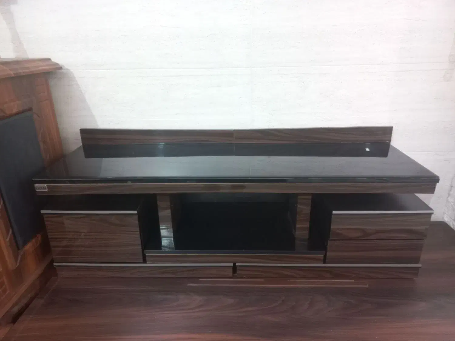 میز تلویزیون شرکتی دست دوم|میز تلویزیون|مهاباد (آذربایجان غربی), |دیوار