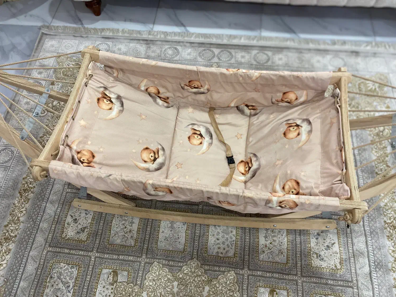 گهواره ننو|تخت و صندلی بچه|رشت, گلسار|دیوار