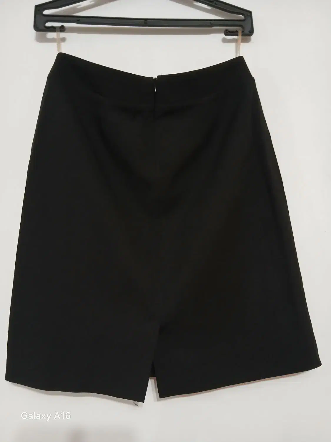 دامن مشکی کرپ|لباس|رشت, استقامت ۲|دیوار