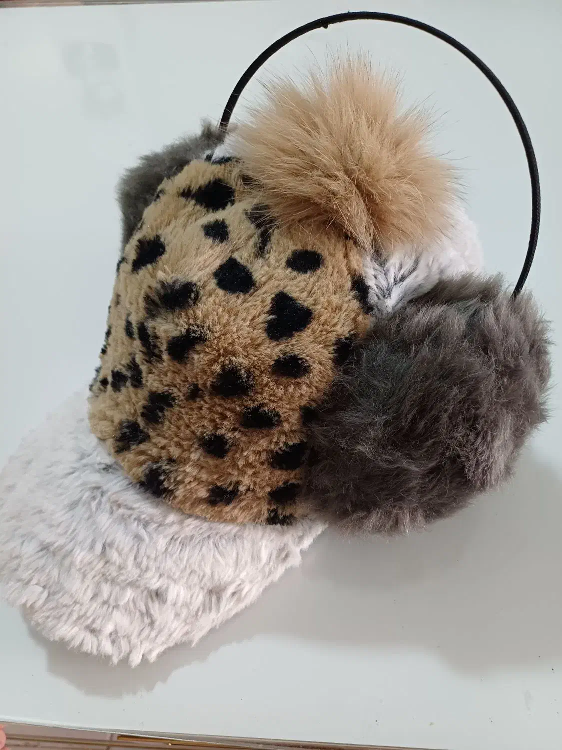 کلاه نقابی و گوشگیر|لباس|اندیشه, اندیشه فاز ۱|دیوار