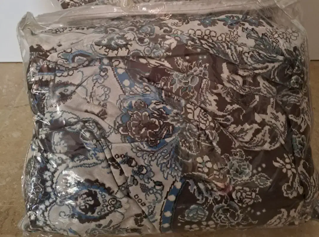 رو فرشی کشدار نو ۶ متری با رنگ بسیار خاص|روفرشی|تهران, تهران‌ویلا|دیوار